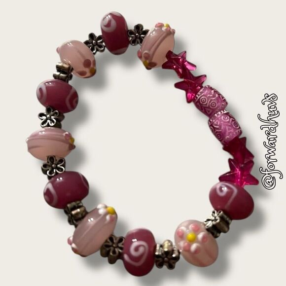 Bundle Sale 3 for $15 | Pink Plastic Bead Stretch Bracelet - Picture 1 of 10